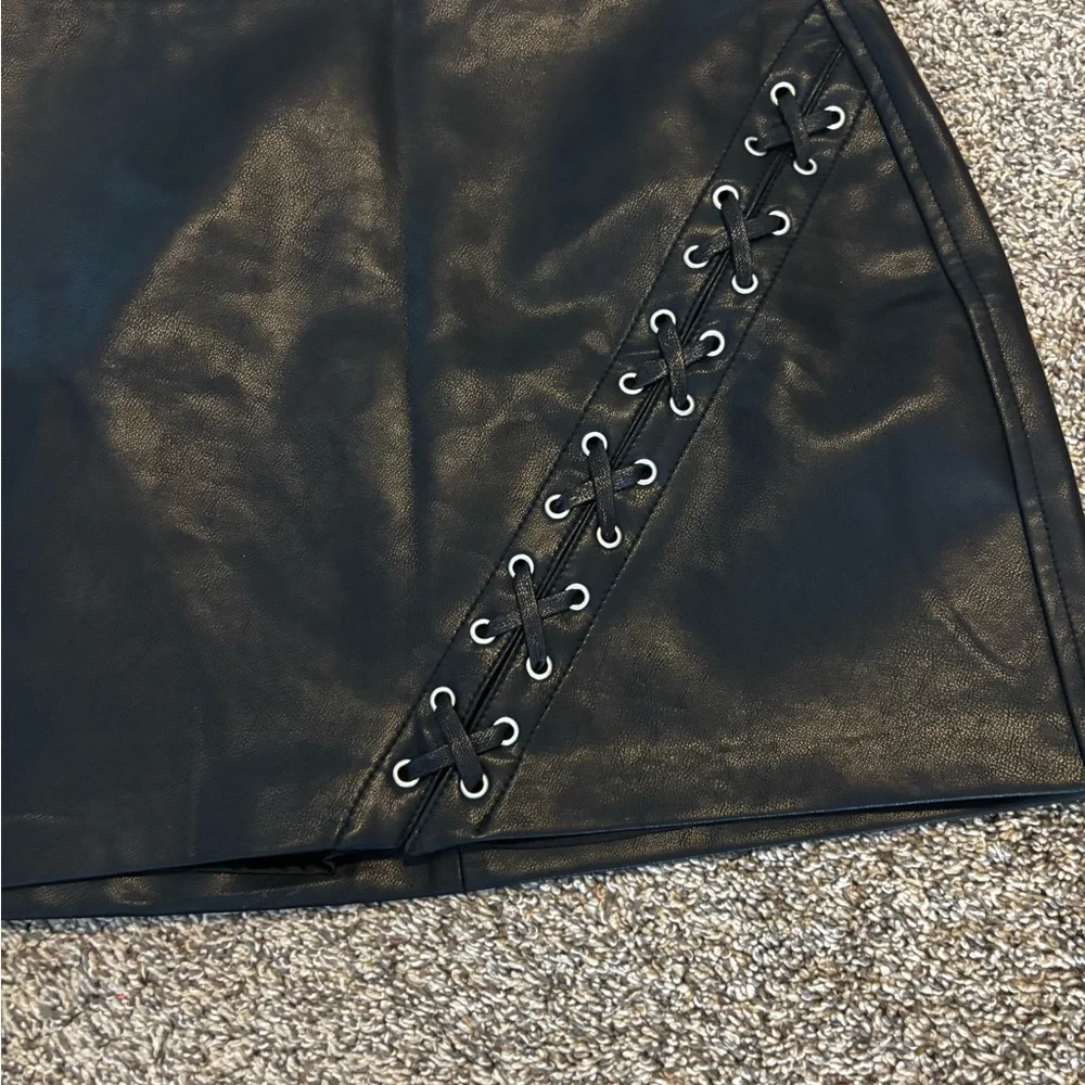 BLANKNYC Faux Leather Black Mini Skit - Picture 3 of 8